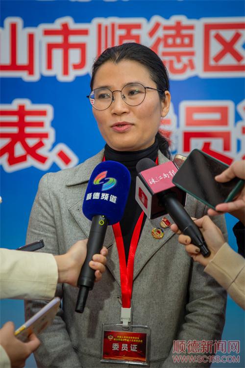 5名政協(xié)委員亮相首場(chǎng)“委員通道”